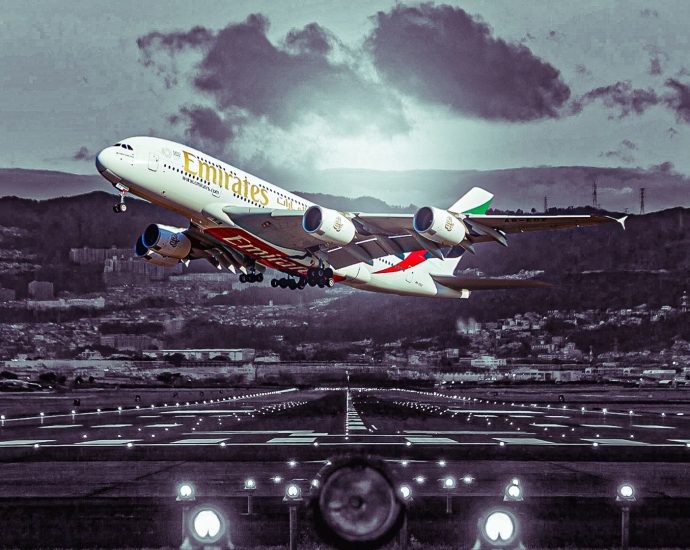 you’re-not-crazy:-the-airbus-a380-really-does-feel-like-it’s-barely-moving-on-takeoff