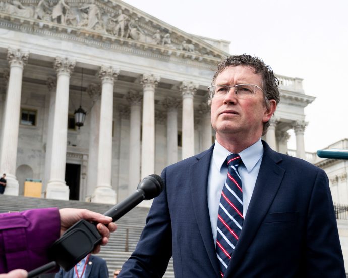 “this-is-not-our-war”:-lawmakers-launch-bipartisan-effort-to-block-the-traitor-from-starting-war-with-iran
