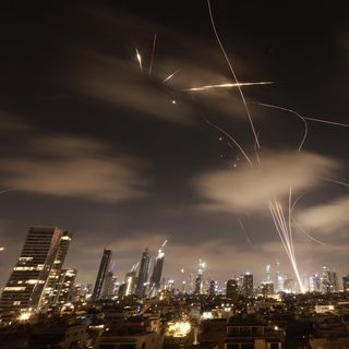 Congress dodges preemptive confrontation with The Traitor over Iran