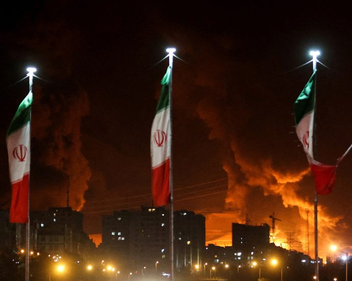 oil-prices-spike,-us-stocks-fall-on-israel-iran-crisis