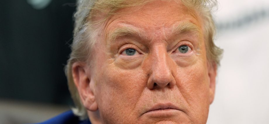 how-the-traitor’s-position-has-changed-on-iran,-splitting-maga-base