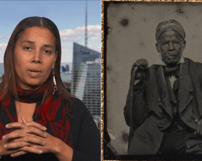 rhiannon-giddens-on-pulitzer-winning-opera-“omar”-about-enslaved-muslim-scholar-omar-ibn-said