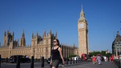 temperatures-pass-32c-as-first-uk-area-enters-heatwave