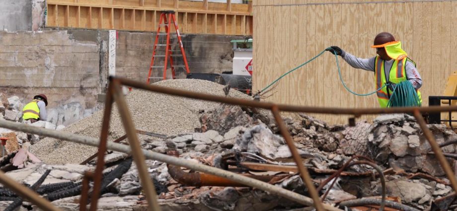 la.-needs-new-authority-to-oversee-rebuilding-after-firestorms,-panel-says