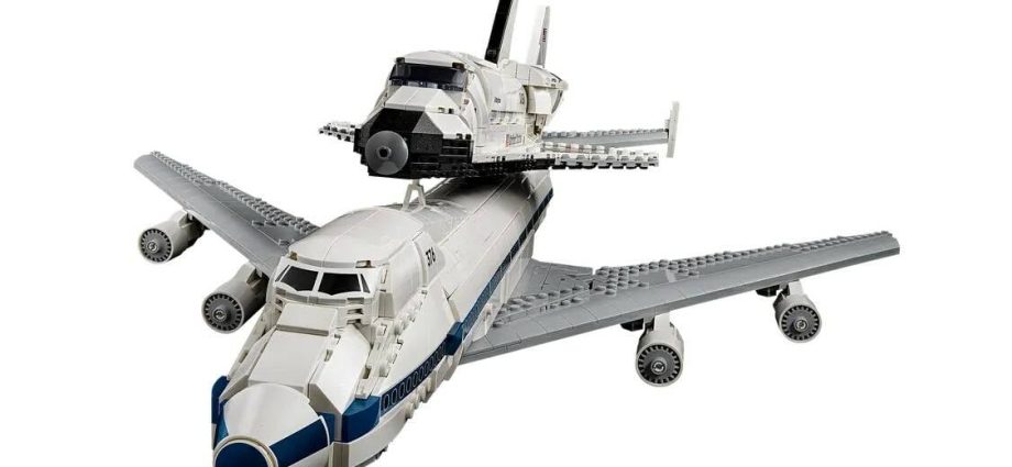 remembering-when-nasa-stuck-a-space-shuttle-on-top-of-a-boeing-747