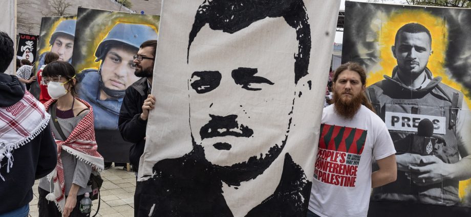 “not-a-danger-to-the-community”:-judge-order-mahmoud-khalil’s-release-from-detention