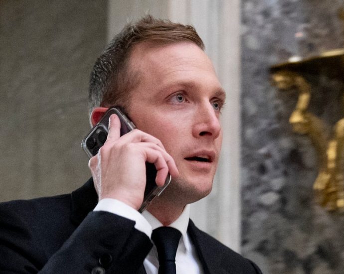 gop-lawmaker-says-man-yelled-death-threats,-antisemitic-slur-in-road-rage-incident
