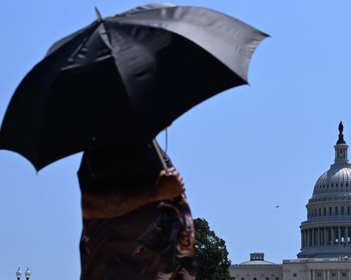 welcome-to-summer:-us.-braces-for-first-significant-heat-wave-of-the-new-season