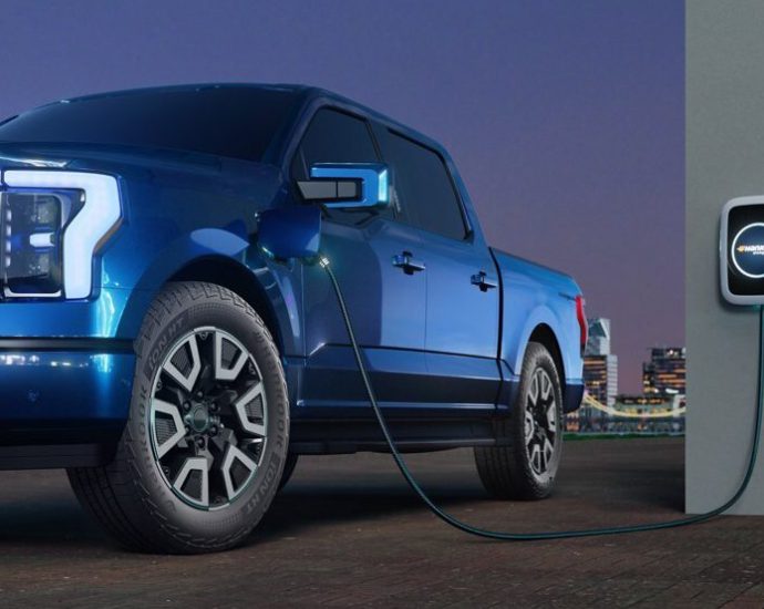hankook-tire-introduces-ion-ht-highway-terrain-tire-for-electric-light-duty-trucks