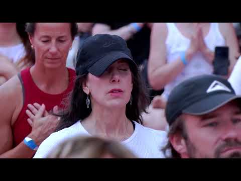 yogis-find-peace-in-times-square-bustle-for-summer-solstice-|-reuters