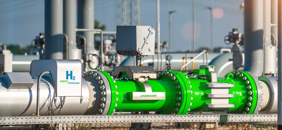hydrogen-fuel-at-half-the-cost?-scientists-reveal-a-game-changing-catalyst
