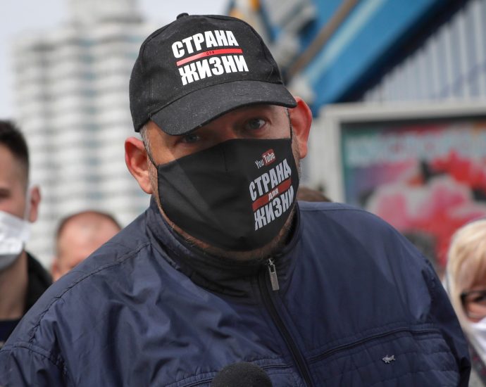 belarus-opposition-leader-siarhei-tsikhanouski-freed-from-jail,-says-wife