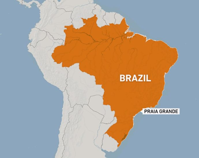 eight-killed-after-hot-air-balloon-catches-fire,-crashes-in-brazil