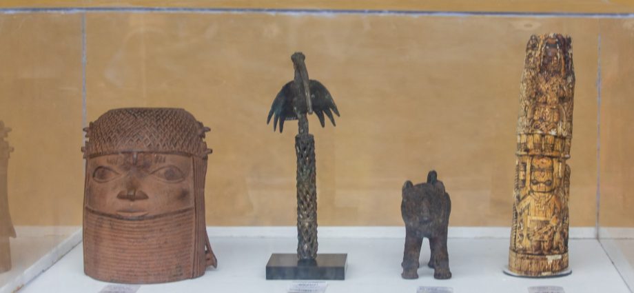 the-netherlands-returns-119-stolen-sculptures-to-nigeria