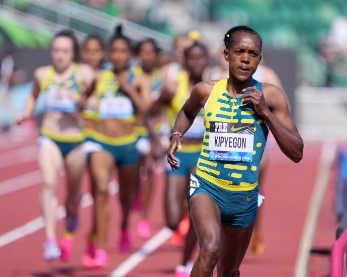 she’s-a-distance-running-legend.-can-she-break-a-barrier-long-thought-impossible?
