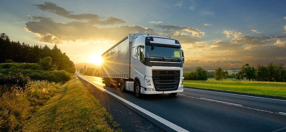 smart-freight-centre-and-pragmacharge-partner-to-electrify-europe’s-busiest-road-freight-corridor