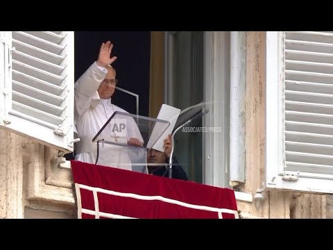 pope-leo-xiv-makes-a-strong-appeal-for-peace-during-his-sunday-angelus-prayer