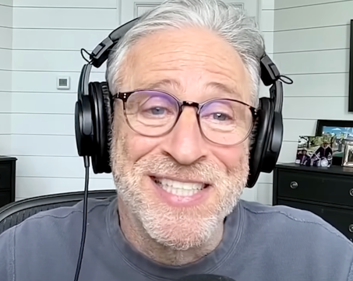 jon-stewart-spills-on-his-‘bizarro-world’-reaction-to-tucker-carlson-ted-cruz-clash