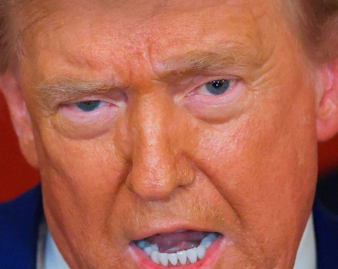 senator-slams-the-traitor:-a-man-with-no-combat-experience-is-‘the-first-person-to-want-to-drop-a-bomb’