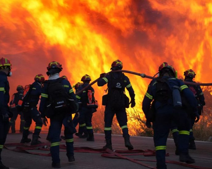 more-than-100-firefighters-battle-major-wildfire-on-the-greek-island-of-chios