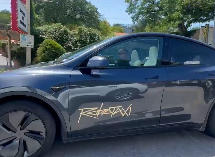 elon-musk-launches-new-‘robotaxi’-service-in-austin,-texas