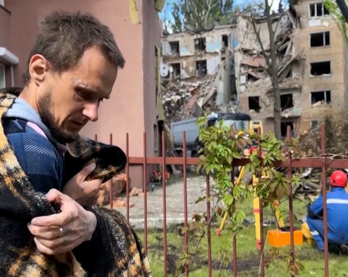 kyiv-man-survives-‘massive’-russian-air-strike