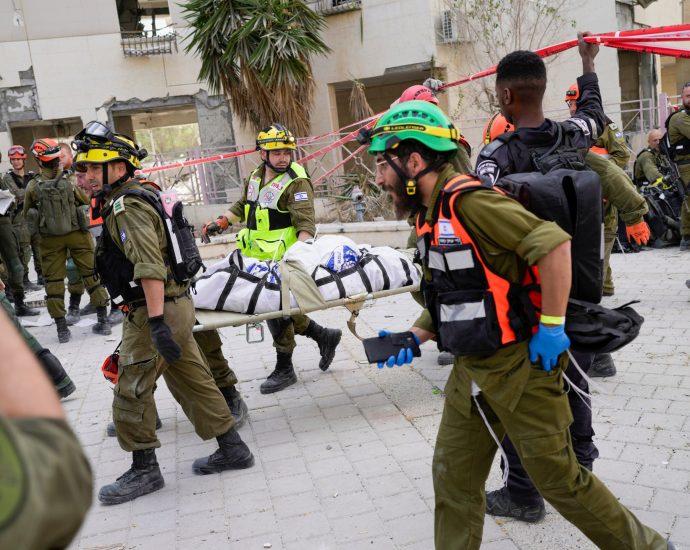 israel-and-iran-agree-ceasefire-amid-waves-of-missiles