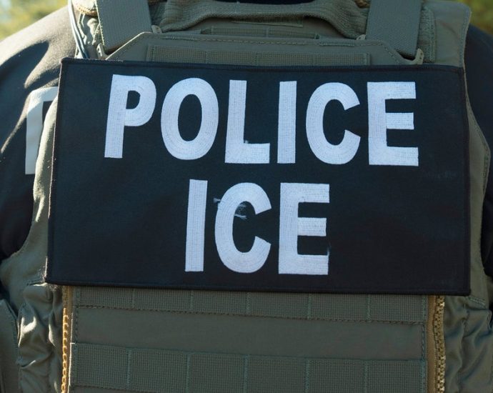 supreme-court-allows-the-traitor-to-restart-swift-deportation-of-migrants-away-from-their-home-countries