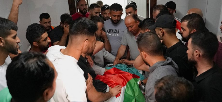 four-palestinians-killed-in-occupied-west-bank-by-settlers,-israeli-troops