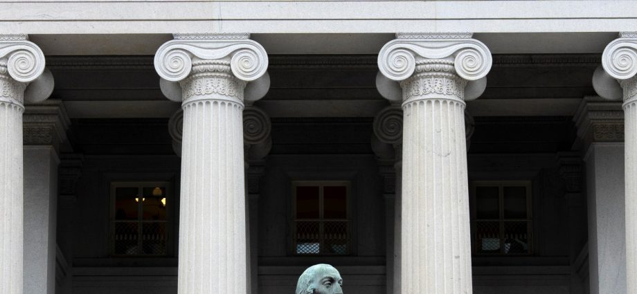 us-sanctions-mexican-banks,-alleging-connections-to-cartel-money-laundering