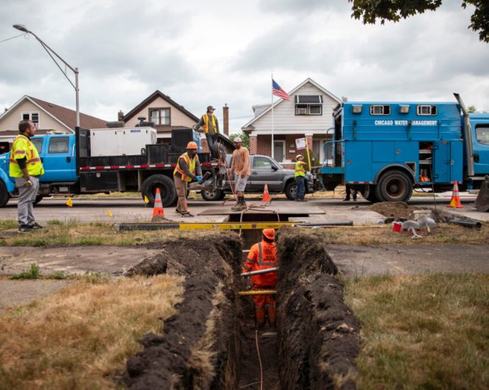 chicago’s-plan-to-replace-lead-pipes-puts-it-30-years-behind-the-federal-deadline