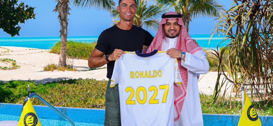 cristiano-ronaldo-signs-new-contract-at-al-nassr-until-2027