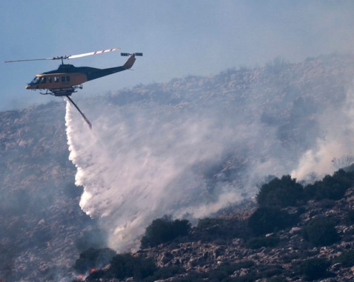 greece-battles-wildfire-near-capital-as-summer’s-first-heatwave-hits