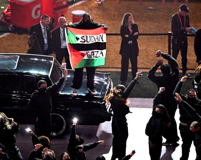 super-bowl-halftime-performer-charged-for-running-on-field-with-‘sudan-and-free-gaza’-flag