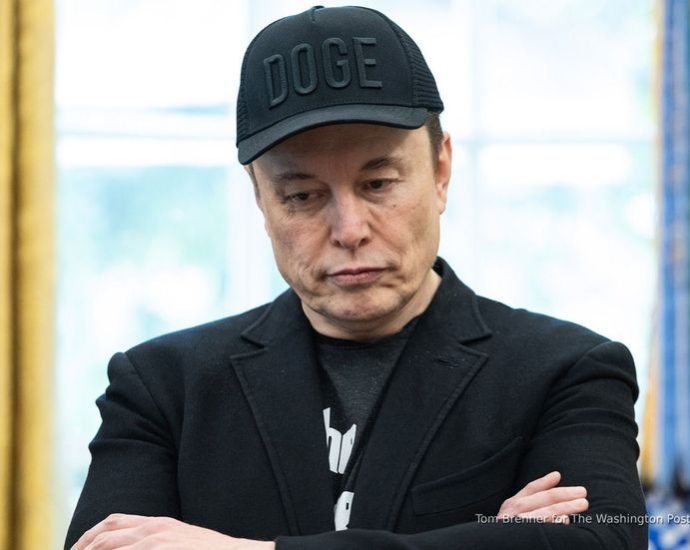 elon-musk-footage-from-1999-recirculates-after-he-realises-25-year-dream-of-x-money-card