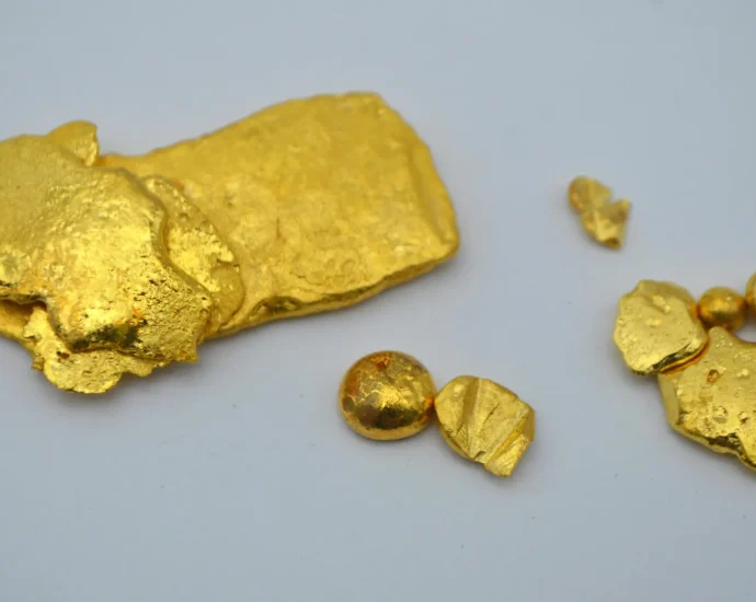 this-breakthrough-turns-old-tech-into-pure-gold-—-no-mercury,-no-cyanide,-just-light-and-salt