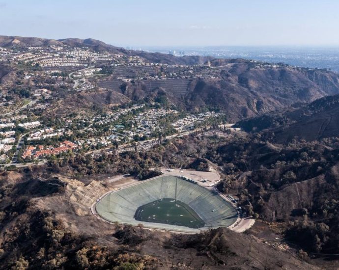 palisades-reservoir-that-was-empty-‘on-the-one-day-in-history-it-was-needed-most’-is-back-online