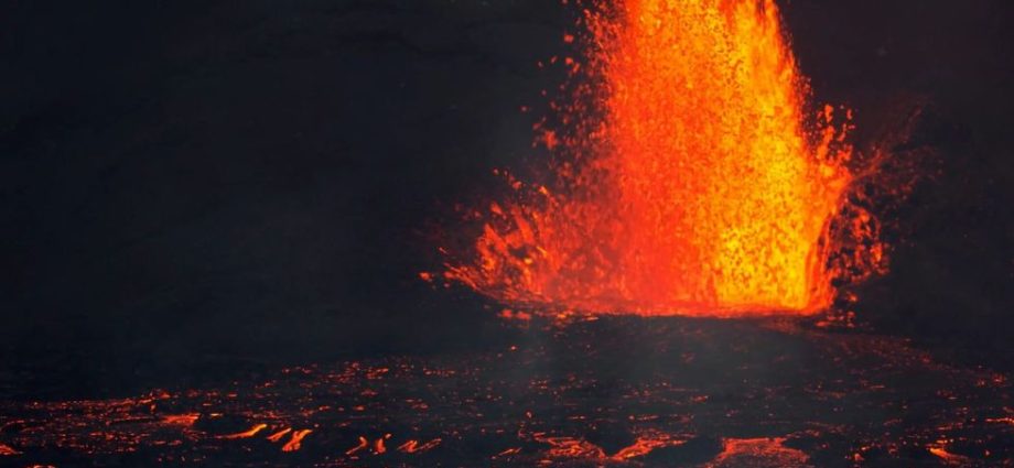 what-to-know-if-you’re-travelling-to-a-country-with-active-volcanoes