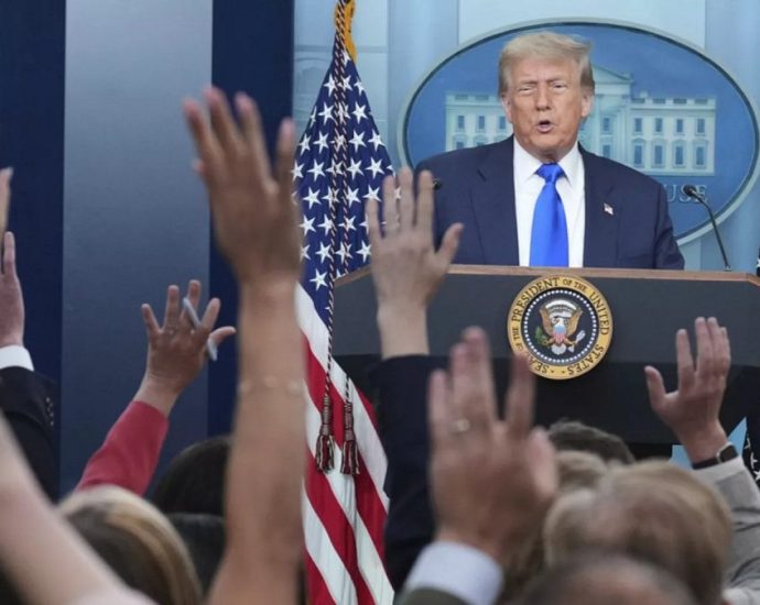 us-senate-rejects-effort-to-restrain-the-traitor-on-iran-as-gop-backs-his-strikes-on-nuclear-sites