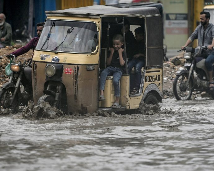 death-toll-rises-after-pakistan-hit-by-flash-floods-and-heavy-rains