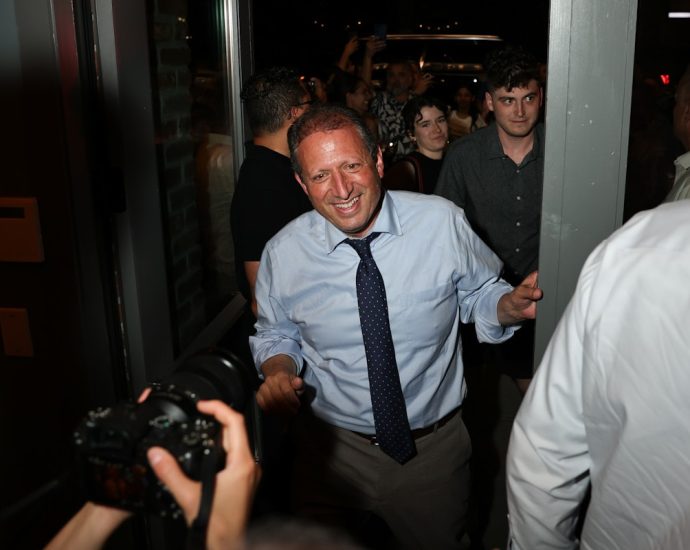how-brad-lander-lost-an-election-but-became-a-national-inspiration