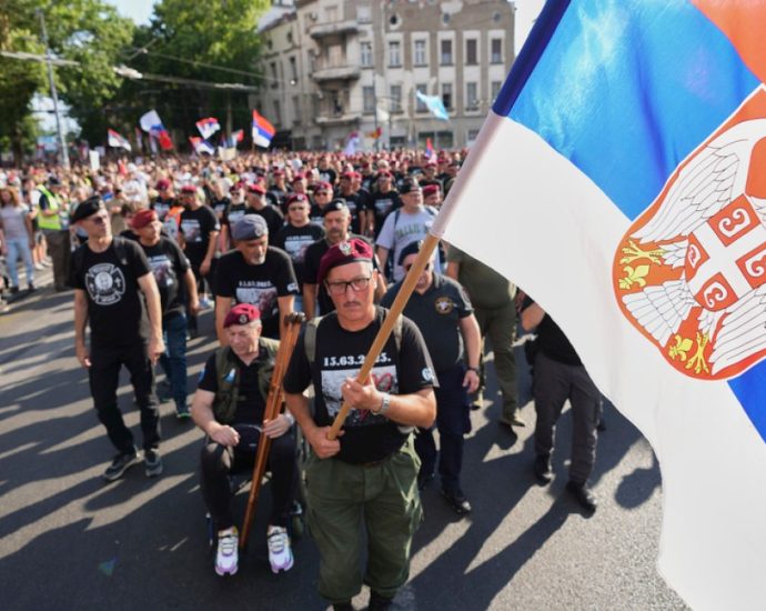 serbian-protesters-rally-in-belgrade-to-demand-snap-election