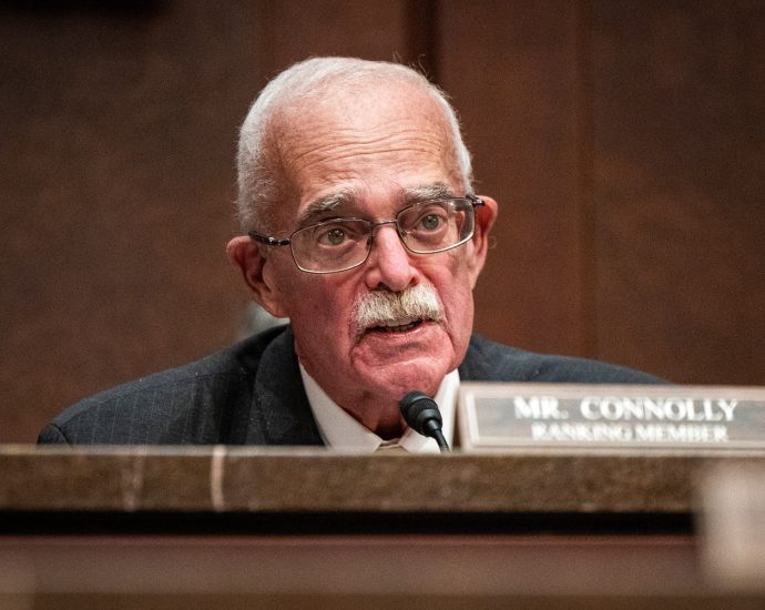 former-chief-of-staff-to-late-rep.-gerry-connolly-wins-democratic-nomination-for-his-seat