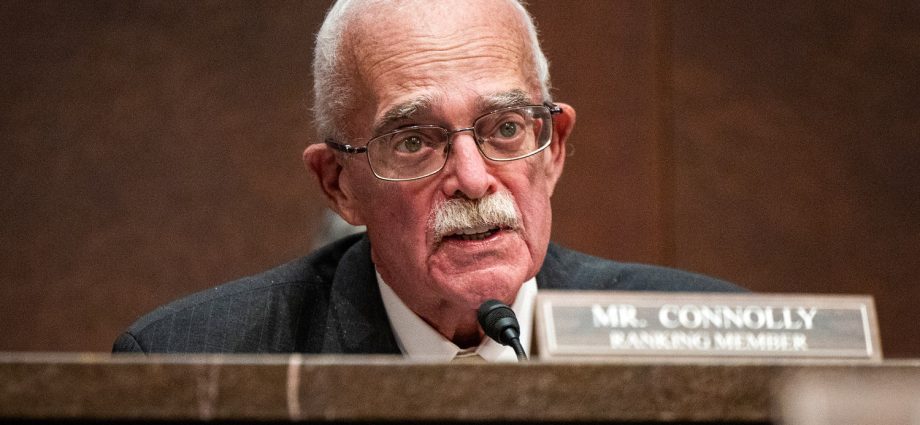 former-chief-of-staff-to-late-rep.-gerry-connolly-wins-democratic-nomination-for-his-seat