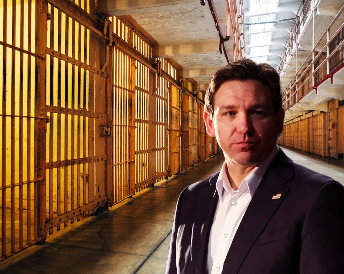 lawsuit-and-protest-intensify-over-“alligator-alcatraz”-in-everglades