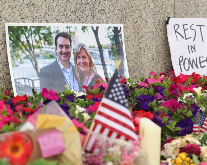 minnesota-mourns-former-house-speaker-and-family-in-emotional-funeral