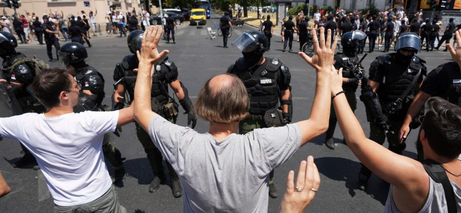 serbian-police-remove-belgrade-street-blockades,-more-protesters-arrested