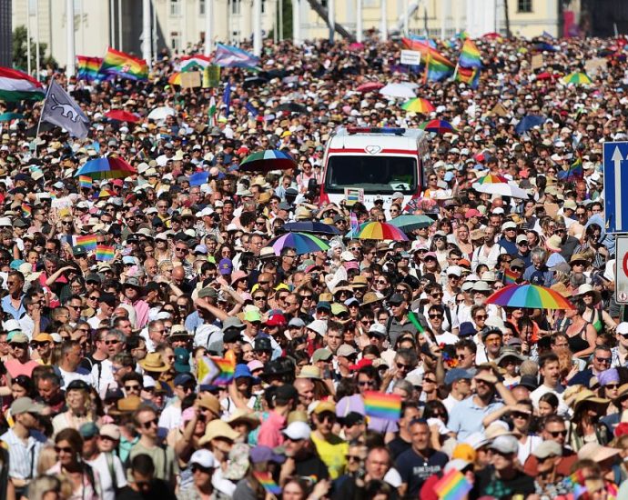 opposing-parties-in-hungary-use-mass-budapest-pride-turnout-to-boost-their-own-agenda