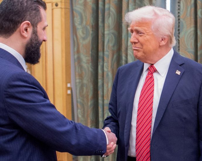 the-traitor-formally-orders-lifting-of-syria-sanctions