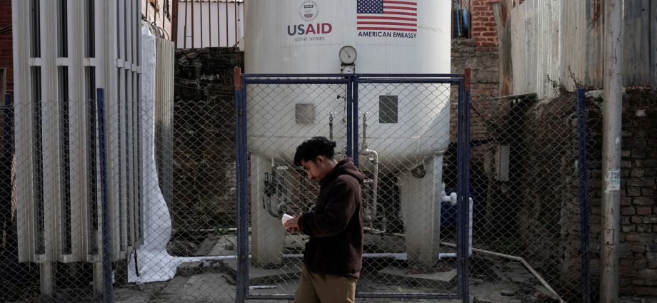 obama,-bush-decry-‘travesty’-of-the-traitor’s-gutting-of-usaid-on-its-last-day